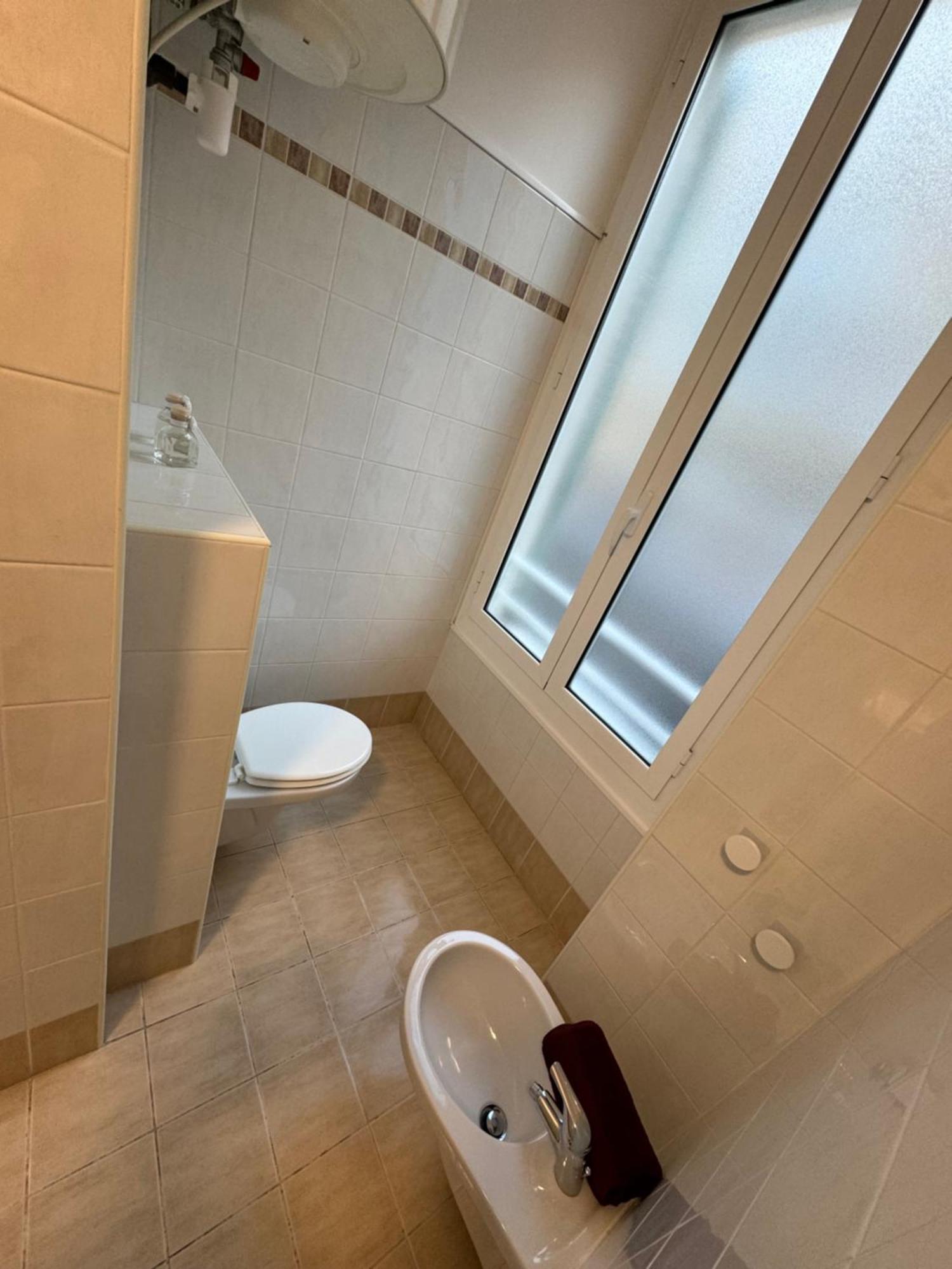 Prato Home - Apartment Near The Beach In Мантон Екстер'єр фото