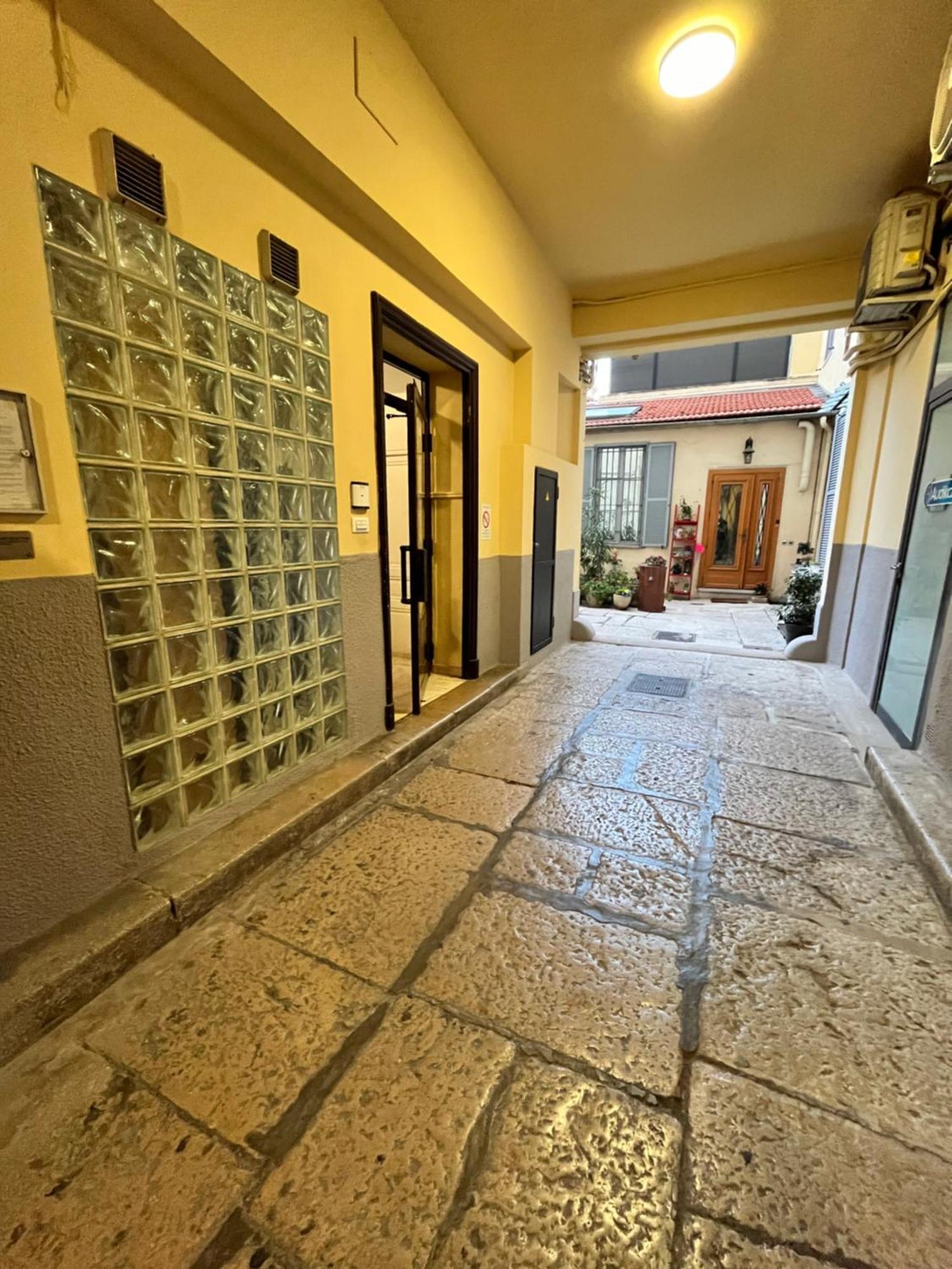 Prato Home - Apartment Near The Beach In Мантон Екстер'єр фото